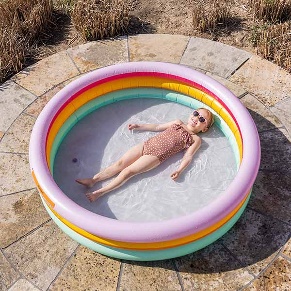 Opblaasbaar zwembad regenboog