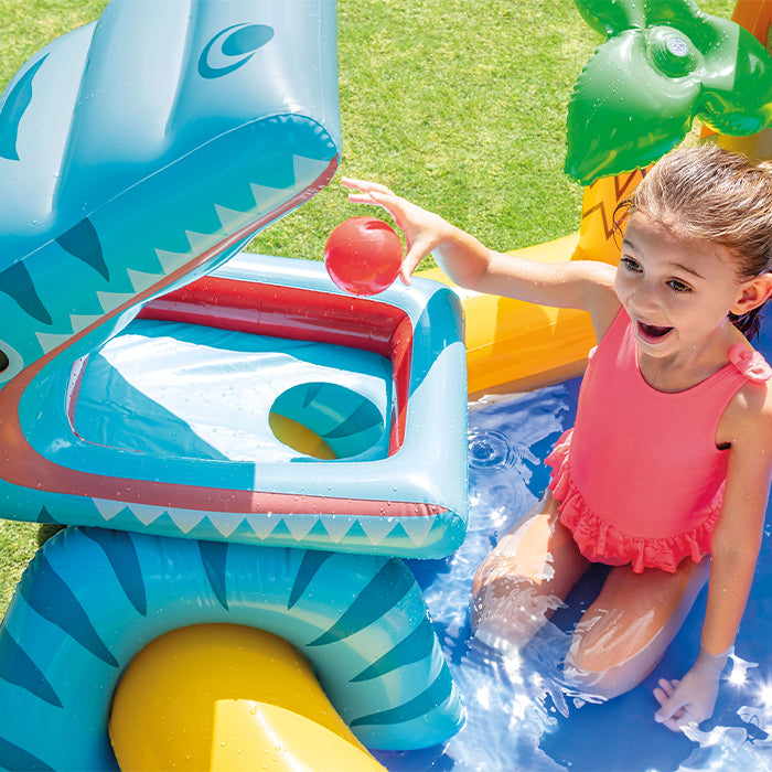 Play center dinosaurus